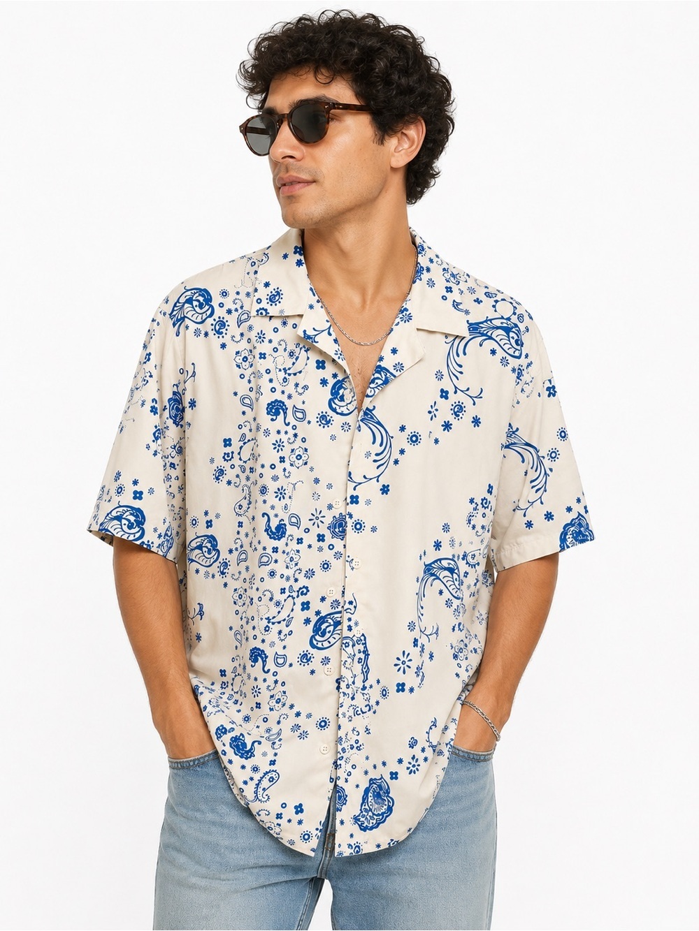 fresh Cream Short-Sleeve Shirt with Blue Paisley Print